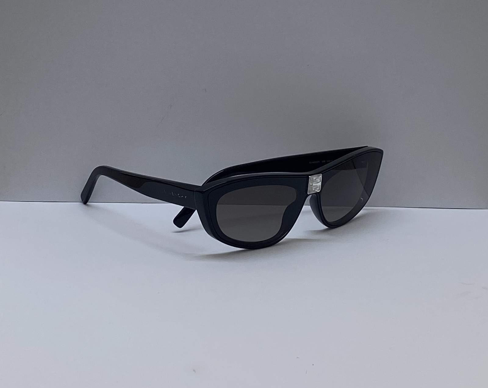Givenchy GV40027I 01B 140 3 A - Centroptical Ophthalmic Opticians